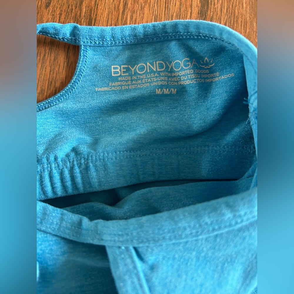 Beyond Yoga Surfer Blue SpaceDye Short and Slim Racer Back Tank Medium - Picture 5 of 7